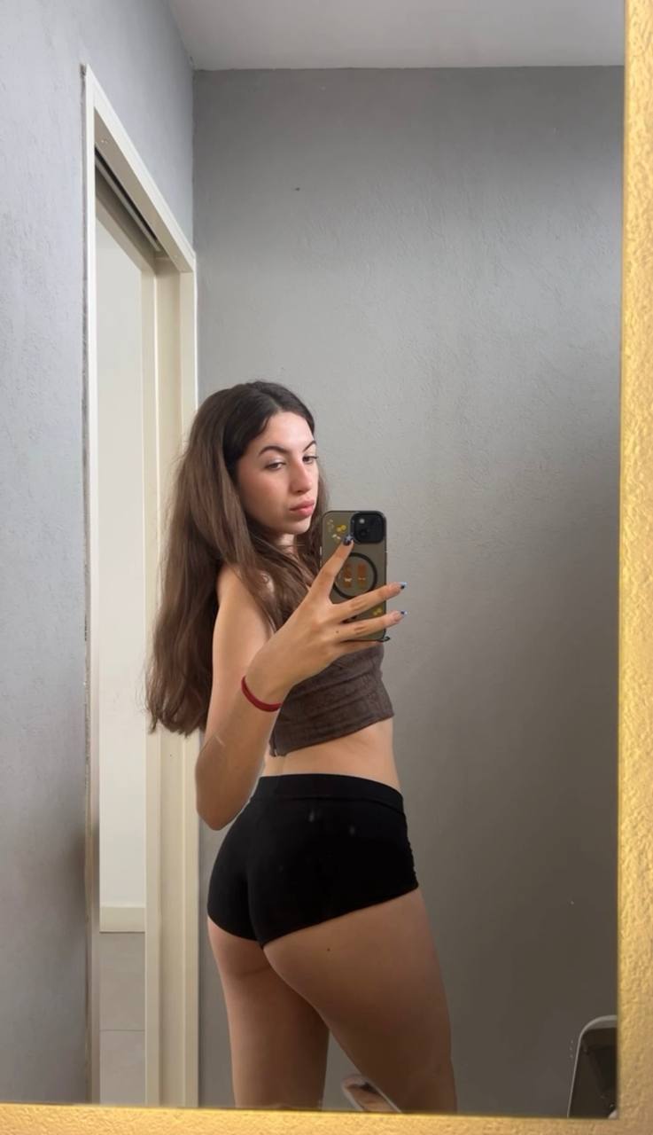 Amber in her underwear in Eskisehir