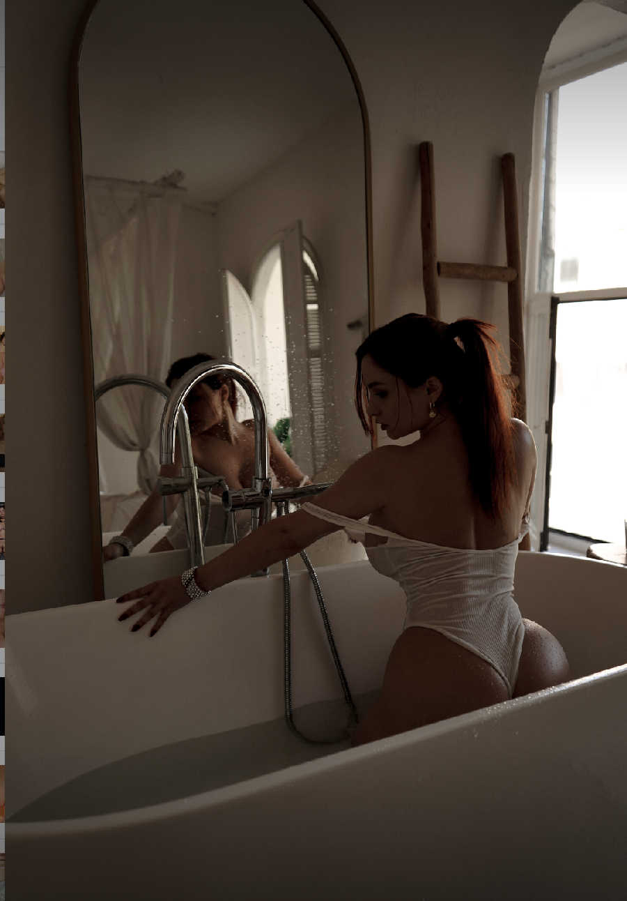 A playful frame from Miranda Faith nude — online in Eskisehir