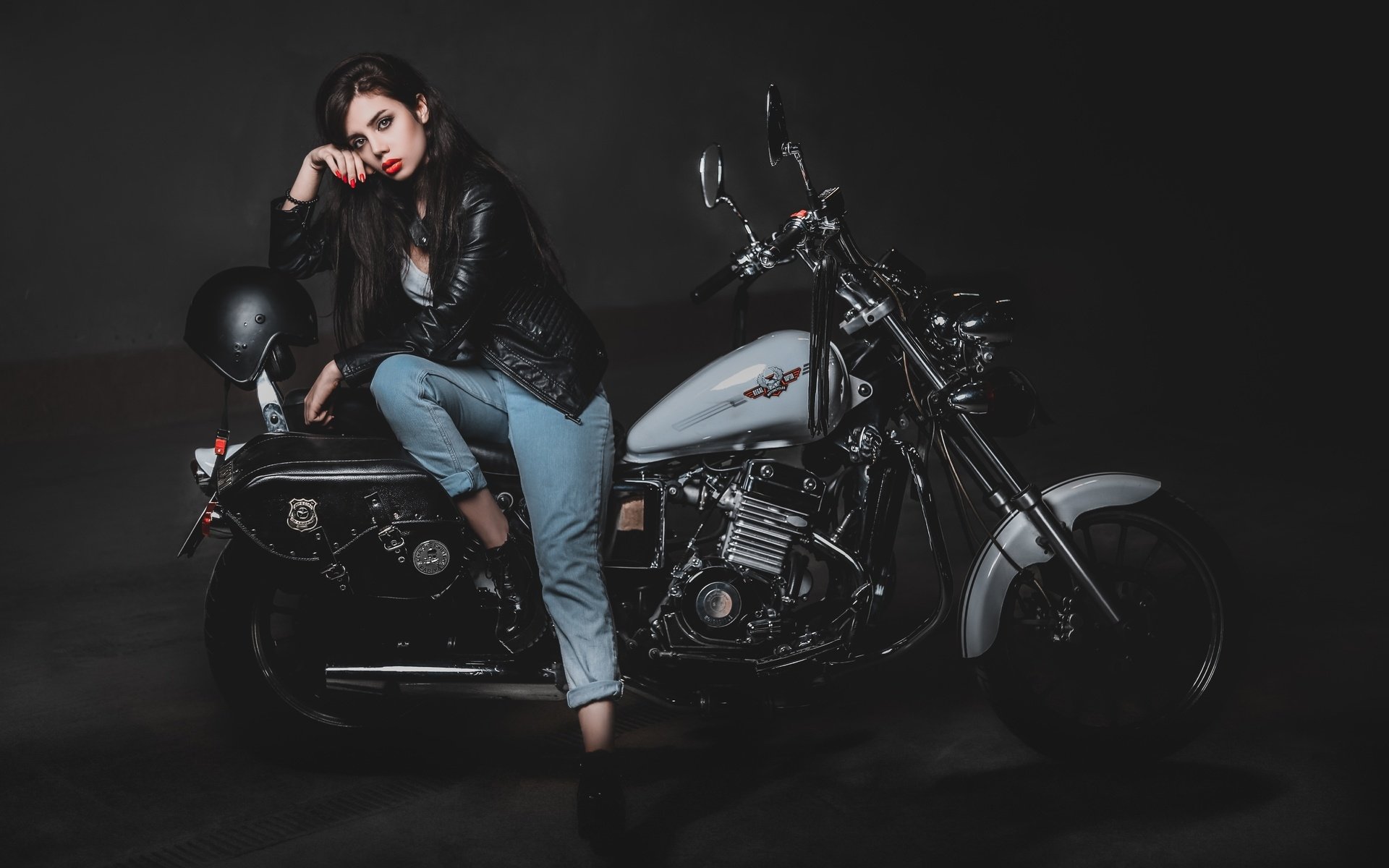 Biker girls: style and drive in Eskisehir