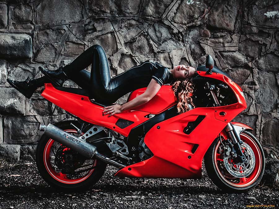 Beautiful girl Beautiful girls and motorcycles in Eskisehir