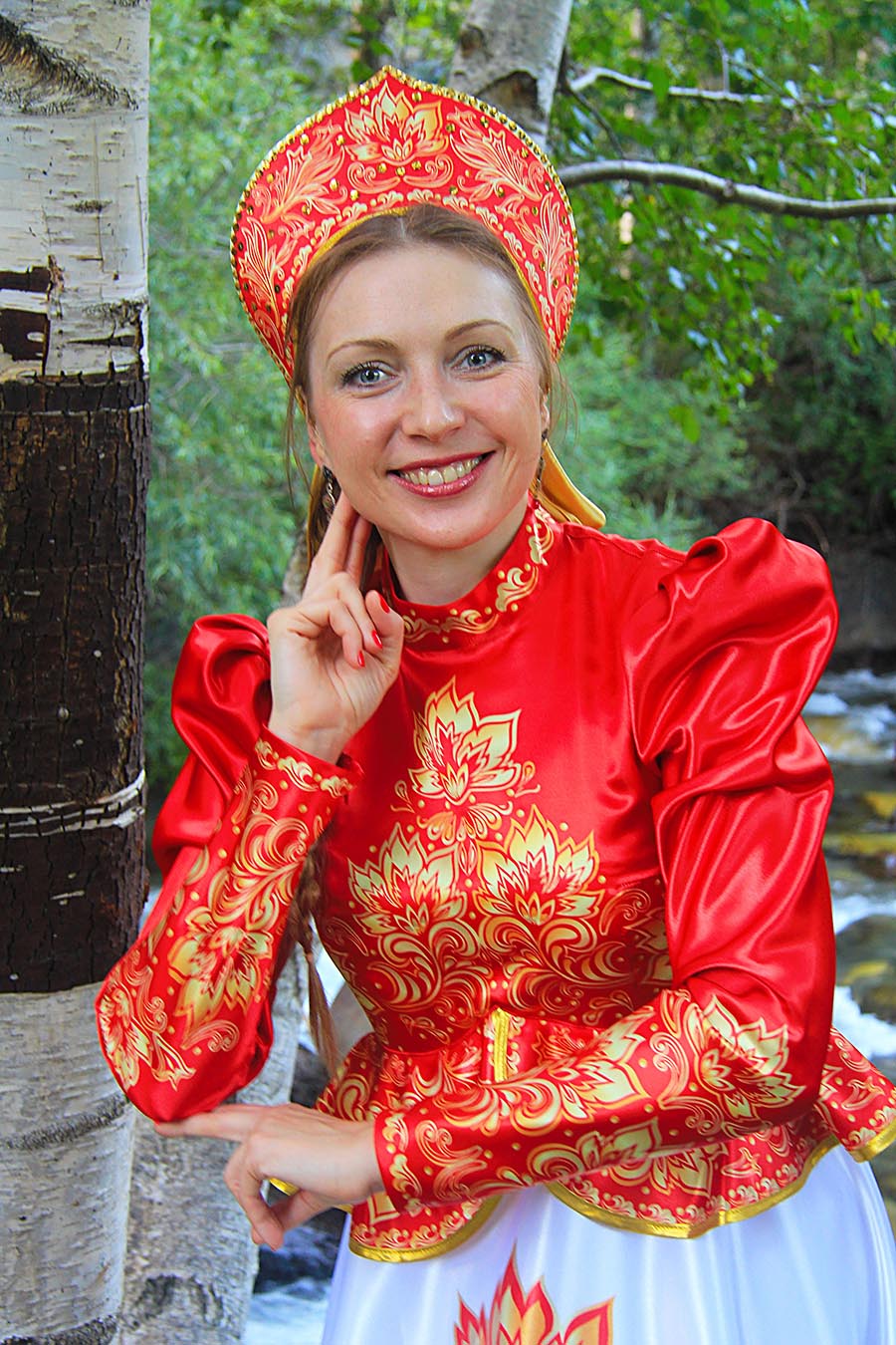 Women in Slavic costumes in Eskisehir