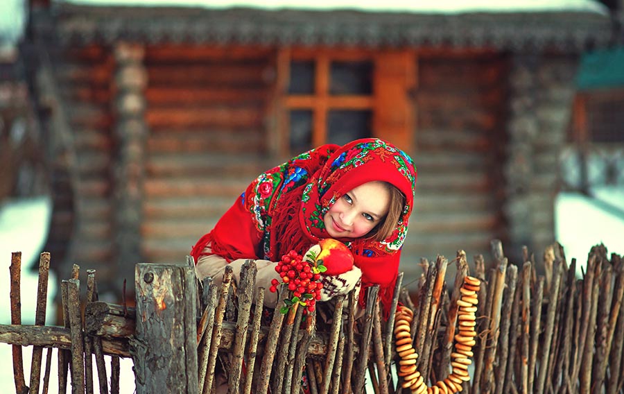 Sexy girl Women in Slavic costumes in Eskisehir