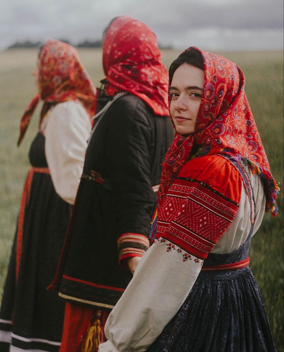 Women in Slavic costumes in Eskisehir