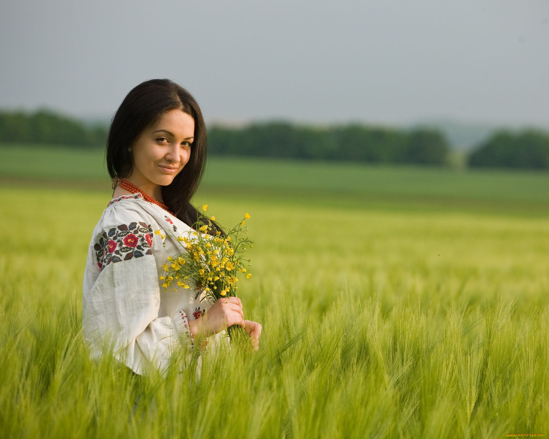 Women in Slavic costumes in Eskisehir