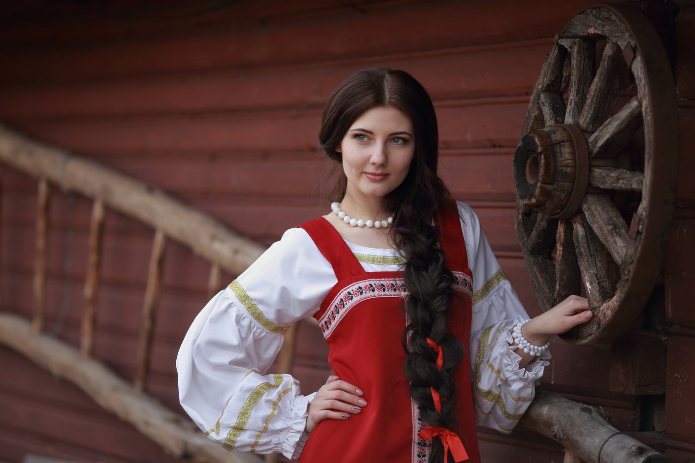 Girls in Slavic costumes in Eskisehir